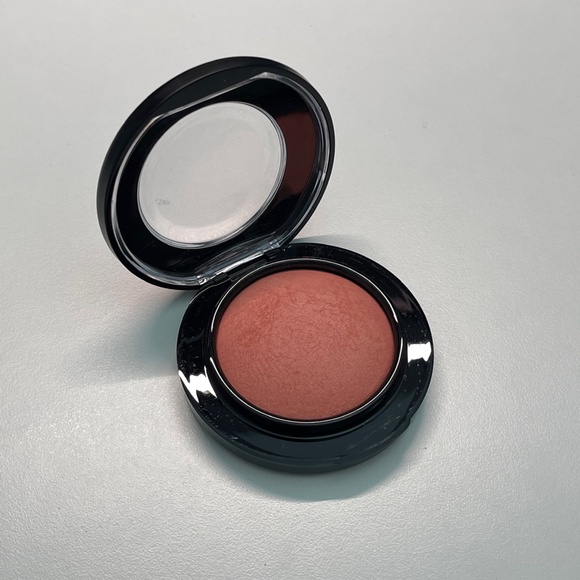 USED ONCE MAC Mineralize Blush Like Me Love Me by MAC for Women - 0.14 oz Blush - Picture 3 of 5